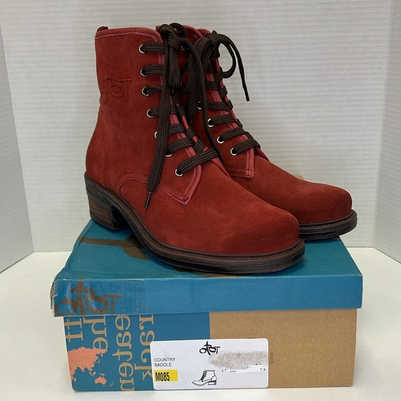 NEW OTBT Country Boot Size 8.5 - Picture 1 of 11